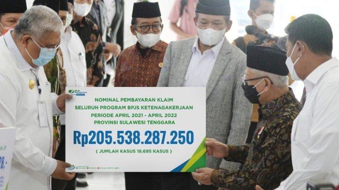 Wapres Serahkan Santunan Kematian dan Beasiswa BPJamsostek Rp 1,26 Miliar ke Keluarga Pekerja
