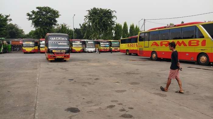 Tidak Kenakan Masker, Penumpang di Terminal Kalideres Tidak Akan Dilayani PO Bus Selama PSBB Jakarta