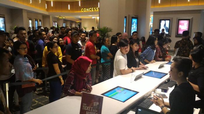 Antre Lima Jam, Demi Nonton Warkop Reborn