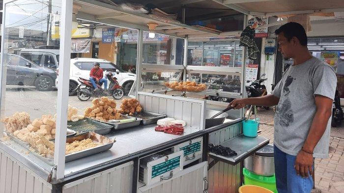 Harga Minyak Goreng Curah Melambung Tinggi, Omzet Penjual Gorengan di Bogor Anjlok 30 Persen