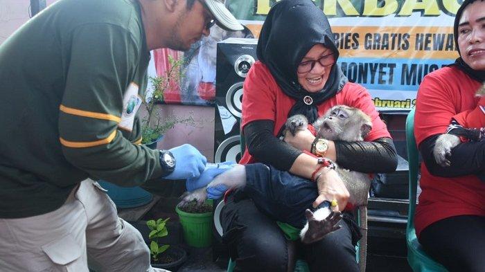 Pemkab Karawang Gandeng Komunitas Gencar Vaksinasi pada Hewan Guna Mencapai Zero Rabies