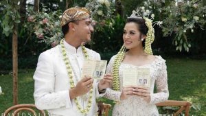 wartakota/20170903tertutup-raisa-resmi-dinikahi-hamish-daud_20170903_112226.jpg