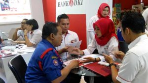 wartakota/20180524berita-foto-bank-dki-sosialisasikan-jakone-mobile-kepada-pengunjung-prj2_20180524_173154.jpg