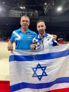 ATLET-ISRAEL-DITOLAK.jpg