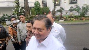 Airlangga-Hartarto-usai-rapat-terbatas-di-Istana-Kepresidenan.jpg