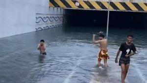 Banjir-merendam-underpas-di-kawasan-industri-MM2100.jpg