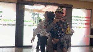 Bocah-7-tahun-yang-disandera-dan-lehernya-dihunus-pisau-dibawa-ke-Polres-Metro-Jakarta-Selatan.jpg