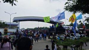 Buruh-kembali-demo-pabrik-Yamaha.jpg