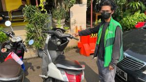 CURANMOR-Ahmad-Robiansyah-26-driver-ojek-online-ojol-di-Mapolsek-Palmerah.jpg