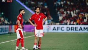 Calvin-Verdonk-kiri-dan-Thom-Haye-kanan-saat-membela-Timnas-Indonesia.jpg