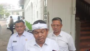 DEDI-TEMUI-MENHUT-Gubernur-Jawa-Barat-Dedi-Mulyadi-berjanji-aka.jpg