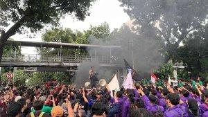 DEMO-INDONESIA-GELAP-Massa-BEM-SI-terus.jpg