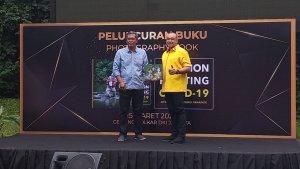DPD-Partai-Golkar-DKI-Jakarta-meluncurkan-buku.jpg