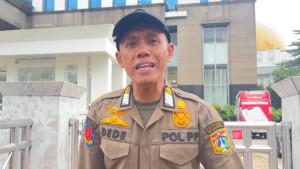 Dede-Wahyudi-anggota-Satpol-PP-Kelurahan-Srengseng-Kembangan-Jakarta-Barat.jpg