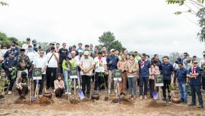 EIGER-dan-Kementerian-Lingkungan-Hidup-KLH-menggelar-kegiatan-upacara-dan-penanaman-pohon.jpg