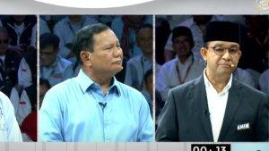 wartakota/Ekspresi-Prabowo-Subianto-head-to-head-dengan-Anies-Baswedan-di-debat-Pilpres-2024.jpg