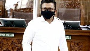 Ferdy-Sambo-tatap-tajam.jpg
