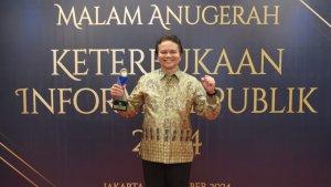 Gandrung-raih-penghargaan.jpg