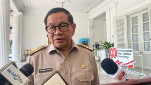 Gubernur-DKI-Jakarta-Pramono-Anung-saat-ditemui-di-Balai-Kota-Jakarta-Senin-2292025.jpg