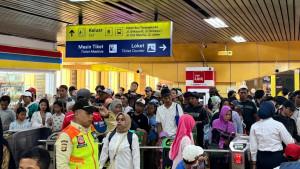HUT-TNI-Suasana-Stasiun-Gondangdia-Menteng-Jakarta-Pusat-pada-Minggu-5102025.jpg