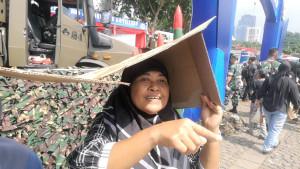 HUT-TNI-Tukiyem-60-salah-satu-pengunjung-dalam-Pesta-Rakyat.jpg