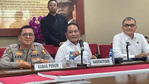 Irjen-Cahyono-Wibowo-saat-menggelar-konferensi-pers.jpg