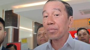 JOKOWI-SIAP-PENGADILAN-Usai-diperiksa-tim-p.jpg