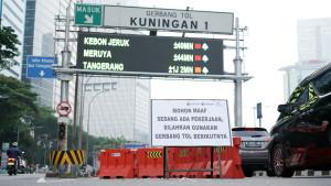 Jakarta-menutup.jpgfasilitas-gerbang.jpguntuk-perbaikan.jpggerbang-demi.jpgkenyamanan-pengguna.jpg