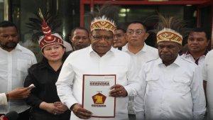 wartakota/John-Wempi-Wetipo-diusung-Partai-Gerindra-sebagai-cagub-Papua-Tengah.jpg