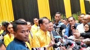 Jokowi-usai-hadiri-Penutupan-Musyawarah-Nasional-Munas-ke-11-Partai-Golkar.jpg