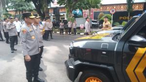 KAPOLDA-UBAH-MINDSET-Kapolda-Metro-Jaya-Irjen-Asep-Edi-saat-melihat-kendaraa.jpg