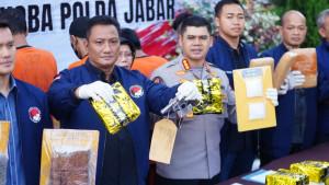 KASUS-NARKOTIKA-Polda-Jabar-merilis-pengungkapan-kasus-narkotika-jaringan-internasional.jpg