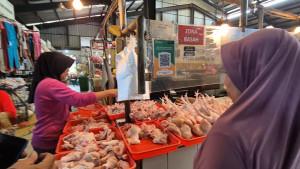 KENAIKAN-HARGA-AYAM-Suasana-Los-Ayam-Potong-di-Pasar-Sukatani-Depok-pada-Rabu-1792025.jpg