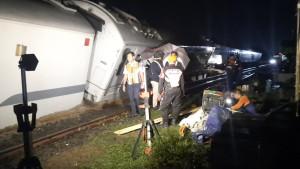 KERETA-ANJLOK-PT-Kereta-Api-Indonesia-Persero-Da.jpg