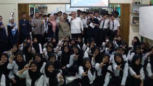 KESADARAN-DIGITAL-Para-guru-dan-siswa-SMK-As-Syafiiyah-Jakarta-Selatan.jpg