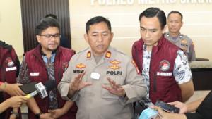 Kasie-Humas-Polres-Metro-Jakarta-Barat-AKP-Wisnu-Wirawan-di-Mapolres-Jakbar-Jumat-31102025.jpg