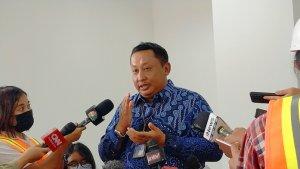 Kepala-Divisi-LRT-Jabodebek-dari-PT-KAI-Mochamad-Purnomosidi-beri-keterangan-pers.jpg