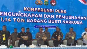 Kepolisian-membongkar-sebuah-pabrik-narkoba-jenis-sabu-yang-beroperasi-ilegal.jpg