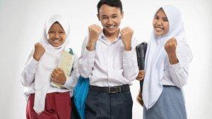 wartakota/Ketentuan-seragam-sekolah-2024-dari-Menteri-Nadiem-Makarim.jpg