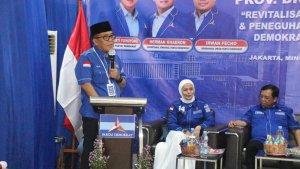 Ketua-DPD-Demokrat-Jakarta-Mujiyono-di-kantornya.jpg