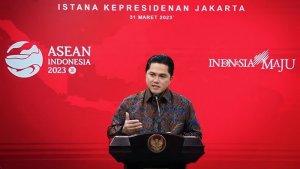 Ketum-PSSI-Erick-Thohir-serahkan-surat-Presiden-FIFA-Gianni-Infantino-kepada-Presiden-Jokowi.jpg