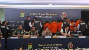 Konferensi-pers-terkait-kasus-peredaran-senjata-api-senpi-ilegal.jpg