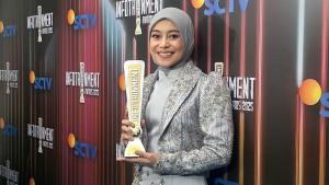 Lesti-Kejora-meraih-penghargaan-Infotainment-Awards-2025-kategori-Gorgeous-Mom.jpg
