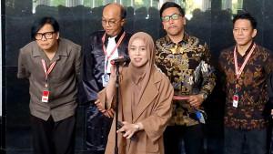 Lesti-Kejora-usai-sidang-di-Mahkamah-Konstitusi-di-Jakarta-Pusat-Selasa-2272025.jpg