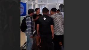 MAHASISWA-SEGEL-KANTOR-Sejumlah-mahasiswa-di.jpg