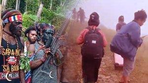 MENCEKAM-Detik-detik-Guru-dan-Nakes-Papua-Lari-dari-Kejaran-KKB.jpg