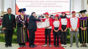 Mahasiswa-Fakultas-Pertanian-Universitas-Sam-Ratulangi-mendapat-Beasiswa-Kepala.jpg