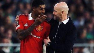 Marcus-Rashford-dan-Erik-ten-Hag-usai-laga-vs-Real-Betis.jpg