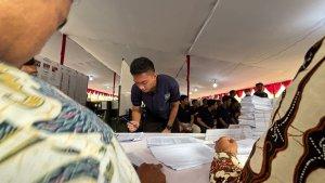 Mario-Dandy-saat-memberikan-hak-suaranya-di-Lapas-kelas-IIA-Salemba.jpg