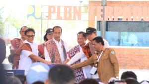 wartakota/Mendagri-Tito-dampingi-Presiden-Jokowi-resmikan-7-Pos-Lintas-Batas-Negara.jpg